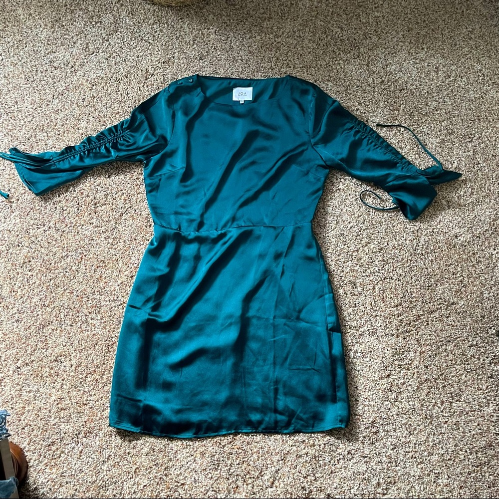 J. O A. Emerald Green Satin Backless Dress
